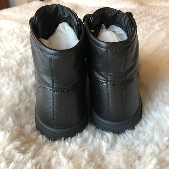 Gucci Nappa Moorea Sneakers - Picture 4 of 10